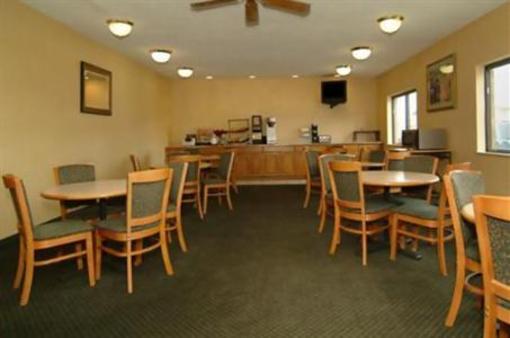 фото отеля Candlewood Suites Emporia