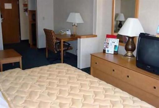фото отеля Candlewood Suites Emporia