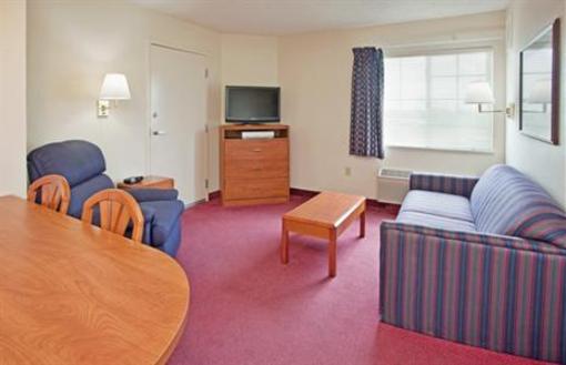 фото отеля Candlewood Suites Emporia