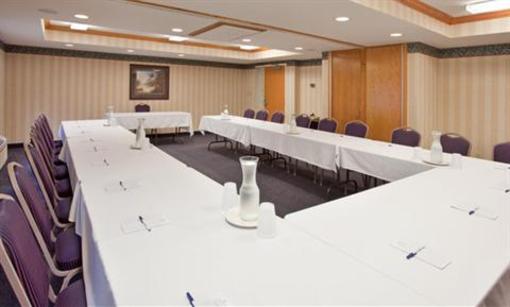 фото отеля Candlewood Suites Emporia