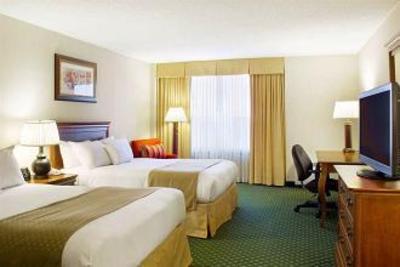 фото отеля Doubletree Somerset Executive Meeting Center