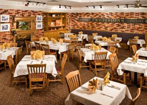 фото отеля Holiday Inn Long Island-Islip Airport