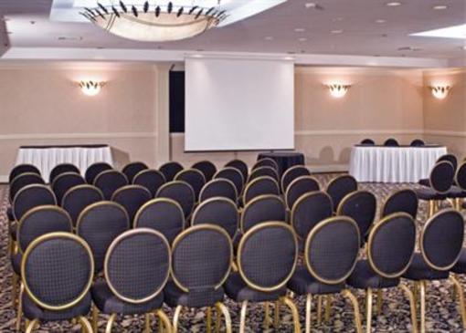 фото отеля Holiday Inn Long Island-Islip Airport