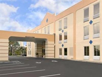 фото отеля Baymont Inn & Suites Universal Studios