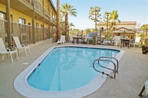 фото отеля Americas Best Value Inn & Suites Granada Hills
