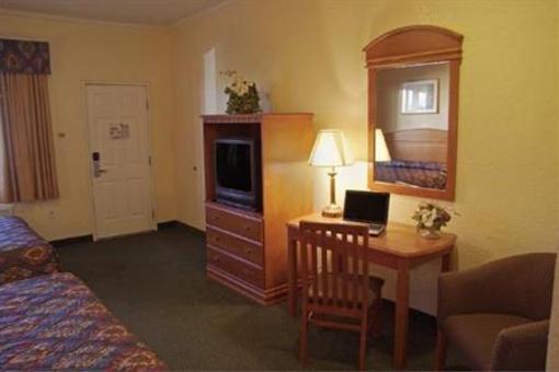 фото отеля Americas Best Value Inn & Suites Granada Hills