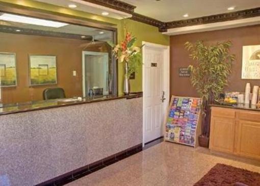 фото отеля Americas Best Value Inn & Suites Granada Hills