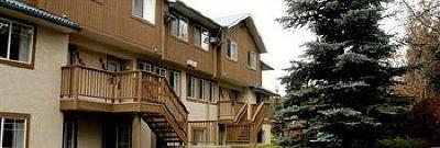 фото отеля Banff Boundary Lodge