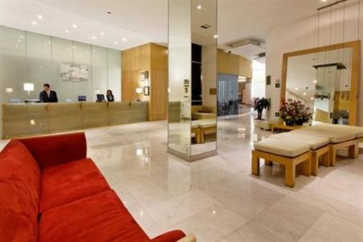 фото отеля Holiday Inn Express Hotel & Suites at the WTC