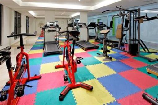 фото отеля Holiday Inn Express Hotel & Suites at the WTC
