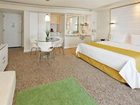 фото отеля Holiday Inn Express Hotel & Suites at the WTC
