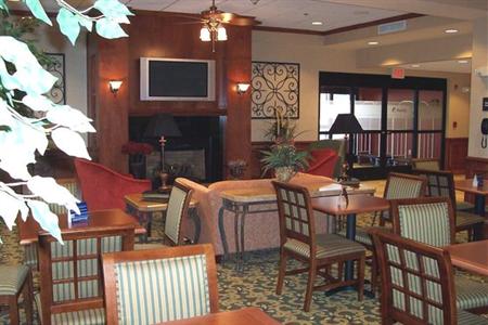фото отеля Hampton Inn Emporia