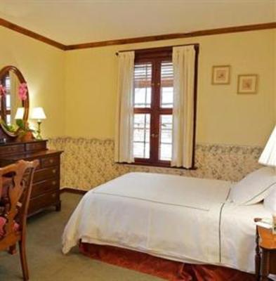 фото отеля The Deer Path Inn