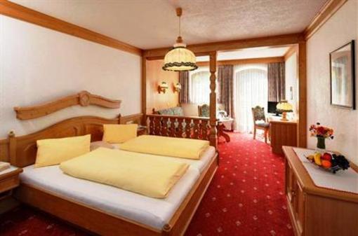фото отеля Gasthof Baren Holzgau