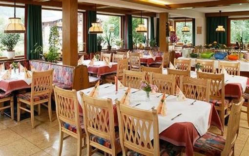 фото отеля Gasthof Baren Holzgau
