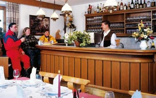 фото отеля Gasthof Baren Holzgau