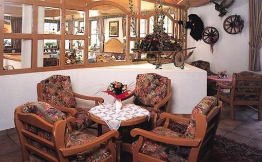 фото отеля Gasthof Baren Holzgau