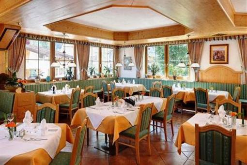 фото отеля Gasthof Baren Holzgau