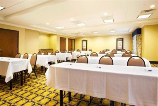 фото отеля Holiday Inn Express Hotel & Suites Chicago South Lansing
