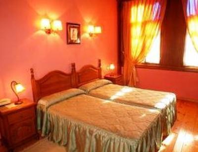 фото отеля Hotel La Tiendona Cangas de Onis