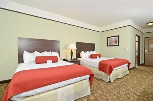 фото отеля Best Western Plus Emory At Lake Fork Inn & Suites