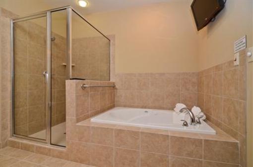 фото отеля Best Western Plus Emory At Lake Fork Inn & Suites