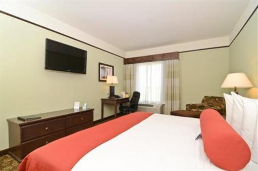 фото отеля Best Western Plus Emory At Lake Fork Inn & Suites