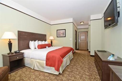 фото отеля Best Western Plus Emory At Lake Fork Inn & Suites