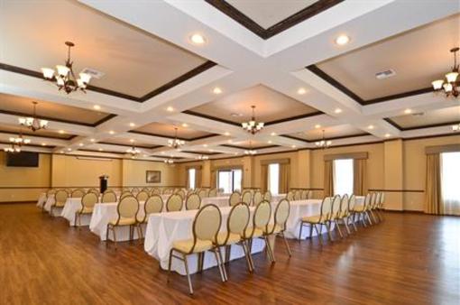 фото отеля Best Western Plus Emory At Lake Fork Inn & Suites