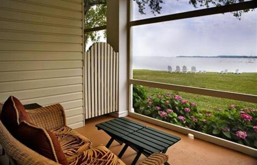 фото отеля Sandaway Waterfront Lodging