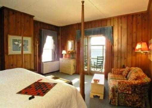 фото отеля Sandaway Waterfront Lodging