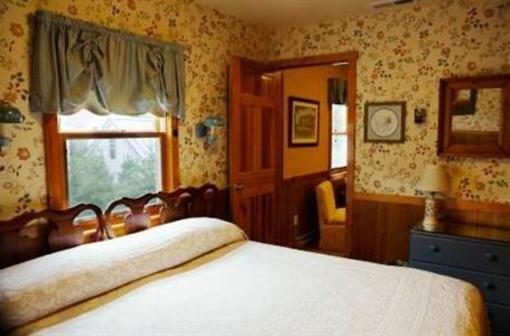 фото отеля Sandaway Waterfront Lodging