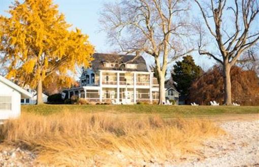 фото отеля Sandaway Waterfront Lodging