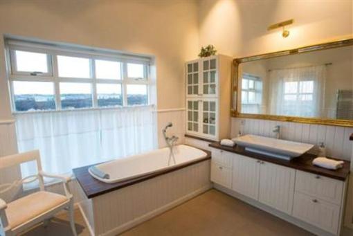 фото отеля Grimsborgir Guest House