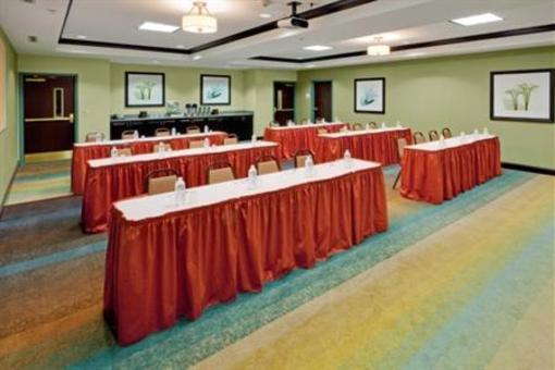 фото отеля Holiday Inn Express Hotel & Suites Warminster Doylestown