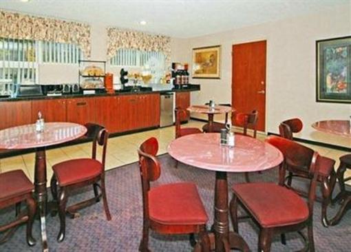 фото отеля Comfort Inn Port Orchard