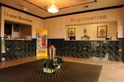 фото отеля America’s Best Inn Davenport