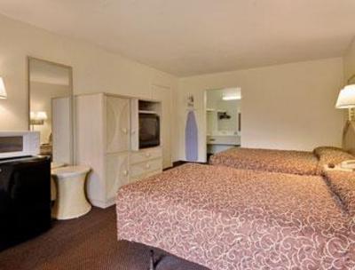 фото отеля Days Inn Orlando Universal Maingate