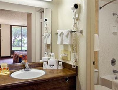 фото отеля Days Inn Orlando Universal Maingate