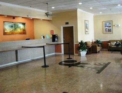 фото отеля America's Best Inn Main Gate East