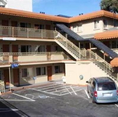 фото отеля Bayside Inn at the Wharf - Pacific Hotels