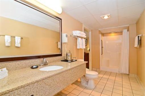 фото отеля BEST WESTERN Arrowhead Lodge