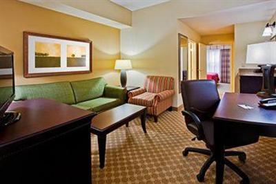фото отеля Country Inn & Suites Tampa Airport N