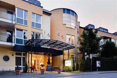 фото отеля Park Inn Munich East