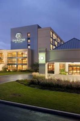фото отеля DoubleTree by Hilton Chicago - Arlington Heights