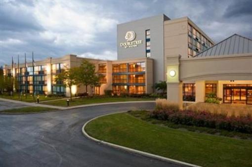 фото отеля DoubleTree by Hilton Chicago - Arlington Heights