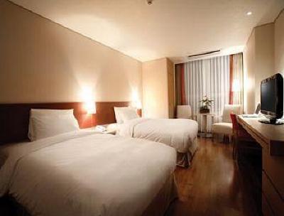 фото отеля Ramada Hotel and Suites Seoul Namdaemun