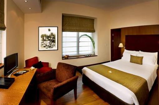 фото отеля The Manor Hotel New Delhi