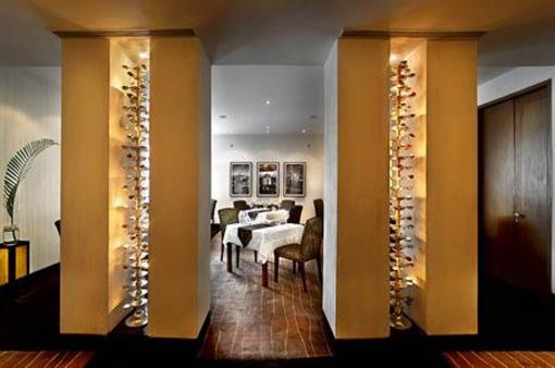 фото отеля The Manor Hotel New Delhi