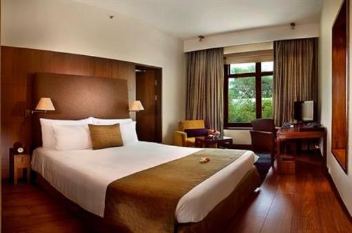 фото отеля The Manor Hotel New Delhi